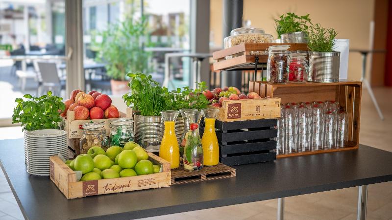 Holiday Inn Berlin Airport Conference Center - Restoran