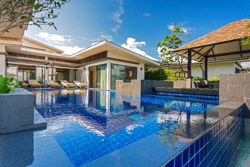 CasaBay Luxury Pool Villas - Oda