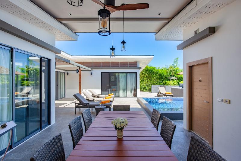 CasaBay Luxury Pool Villas - Oda
