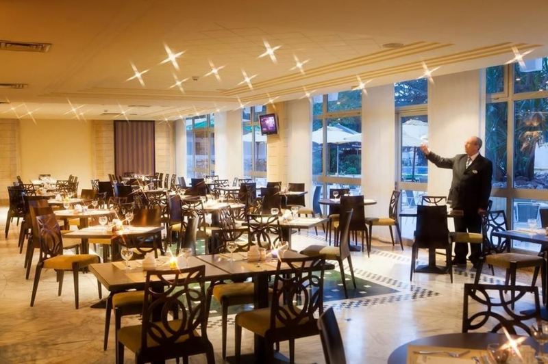 Golden Tulip El Mechtel - Restoran