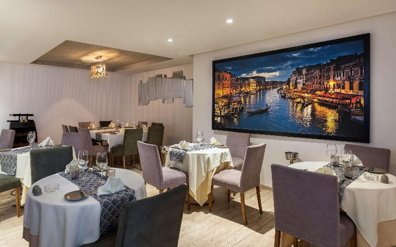 Golden Tulip El Mechtel - Restoran