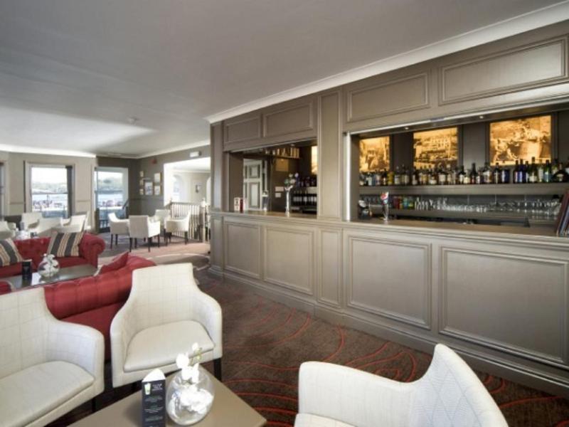 The Ship and Castle - Bar