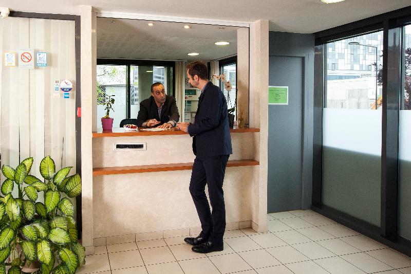 Sejours & Affaires Ivry - Lobi