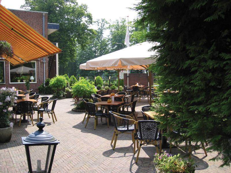 Fletcher Hotel-Restaurant De Grote Zwaan - Teras
