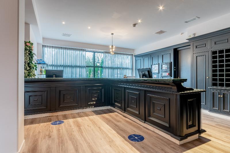 Fletcher Hotel-Restaurant De Hunzebergen - Lobi