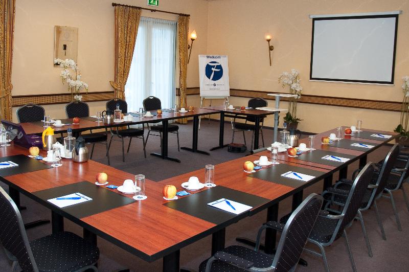 Fletcher Hotel-Restaurant Steenwijk - Toplantı