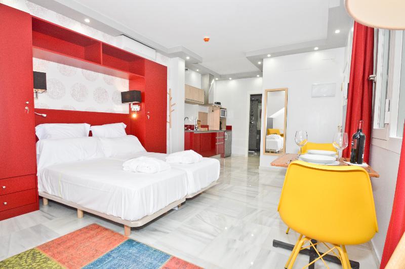 The Zentral Arenal Suites - Oda