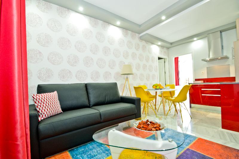 The Zentral Arenal Suites - Oda