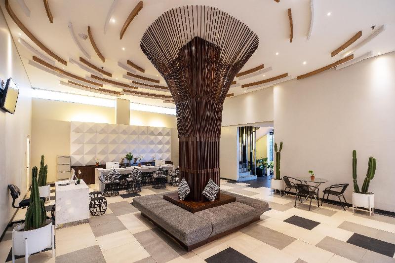 Clove Garden Hotel And Residence - Lobi