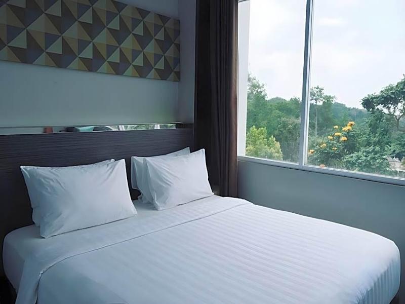 Clove Garden Hotel And Residence - Oda