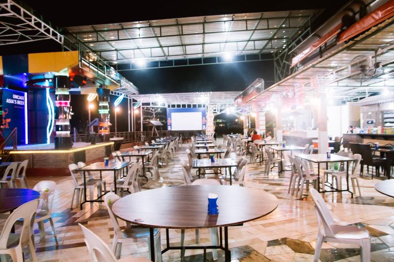 The Golden Bay Batam - Bar