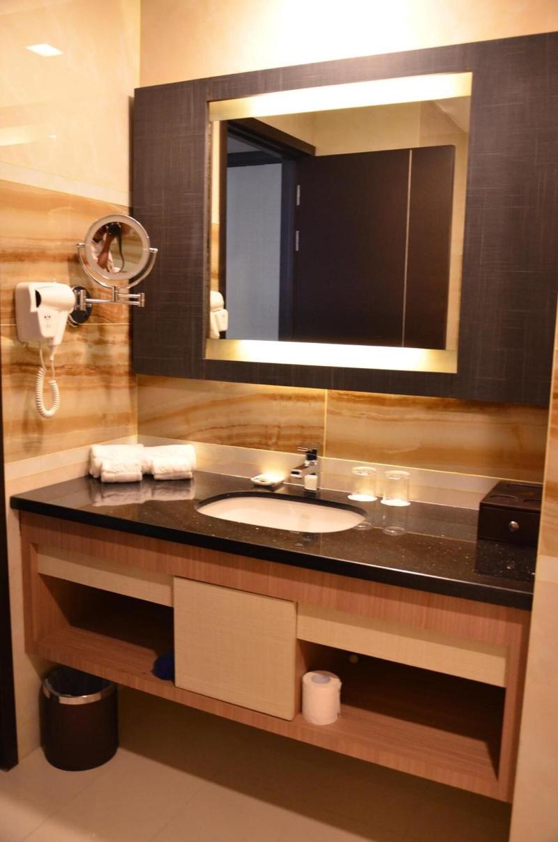 Nagoya Hill Hotel Batam - Oda