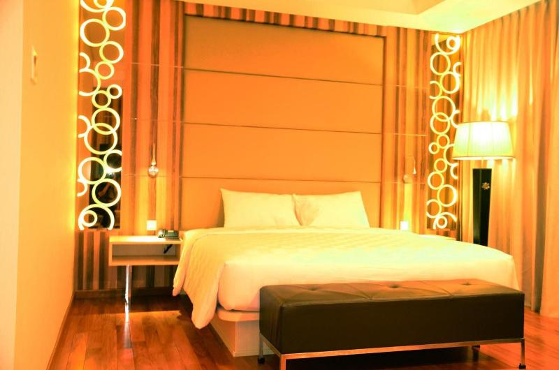 Nagoya Hill Hotel Batam - Oda