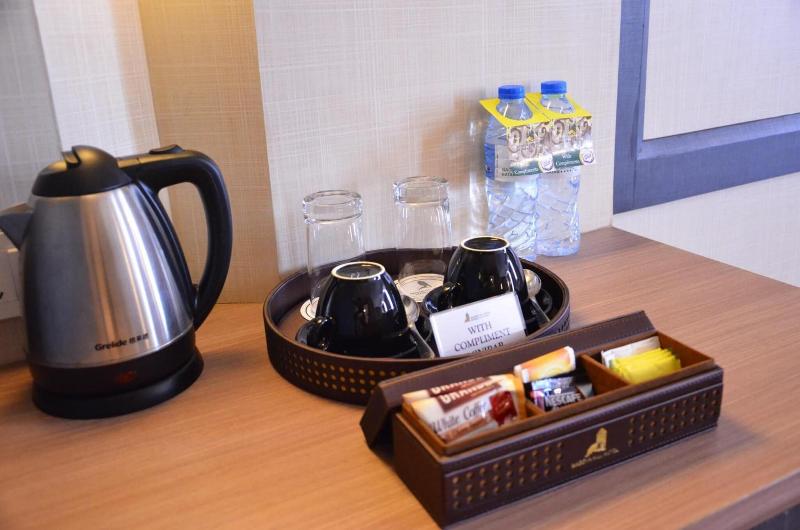 Nagoya Hill Hotel Batam - Oda