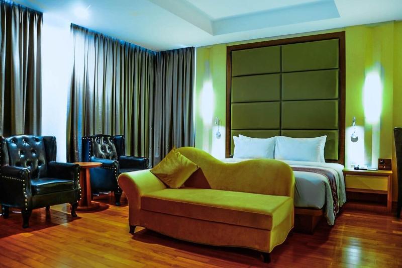 Nagoya Hill Hotel Batam - Oda