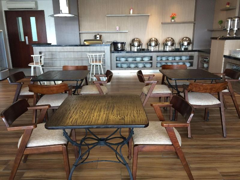 Hotel 88 Fatmawati - Restoran