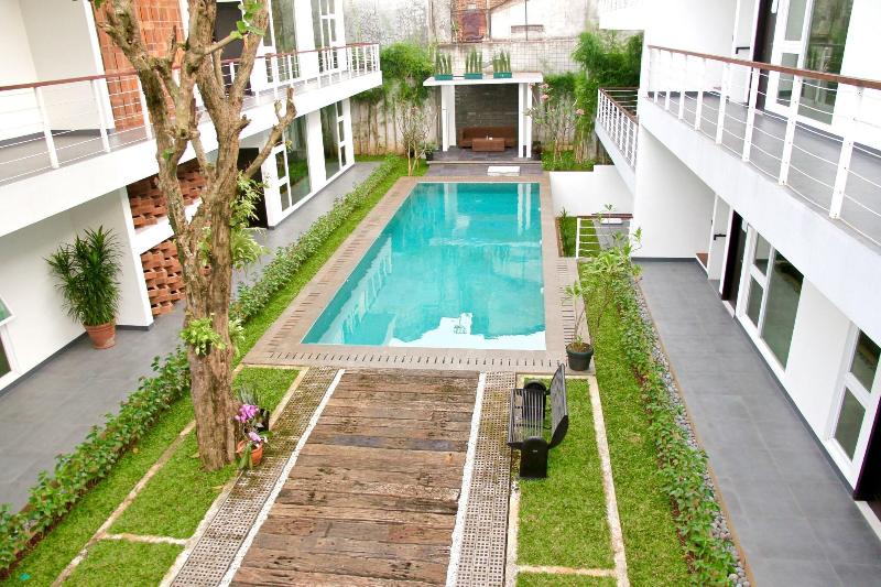 Ampera Avenue Residence - Havuz