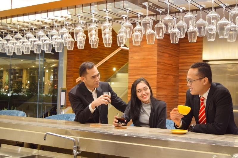Ashley Hotel Wahid Hasyim - Bar