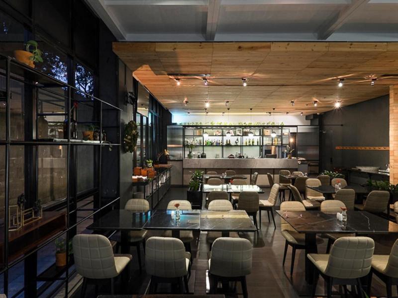 Park5 Cilandak - Bar