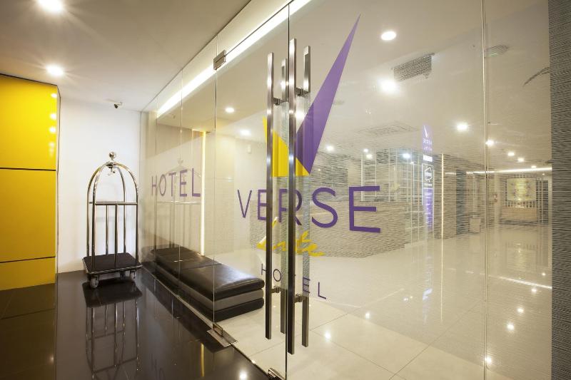 Verse Lite Hotel Gajah Mada - Lobi