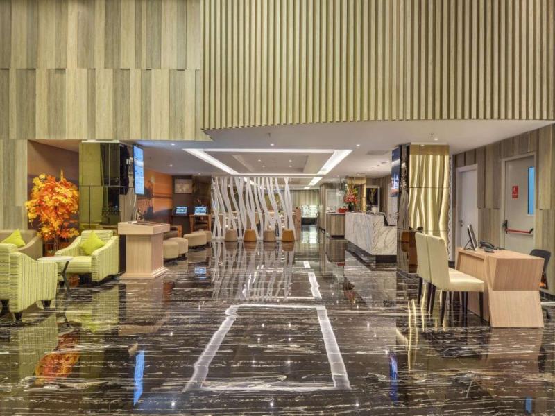 Platinum Adisucipto Hotel & Conference Center - Lobi