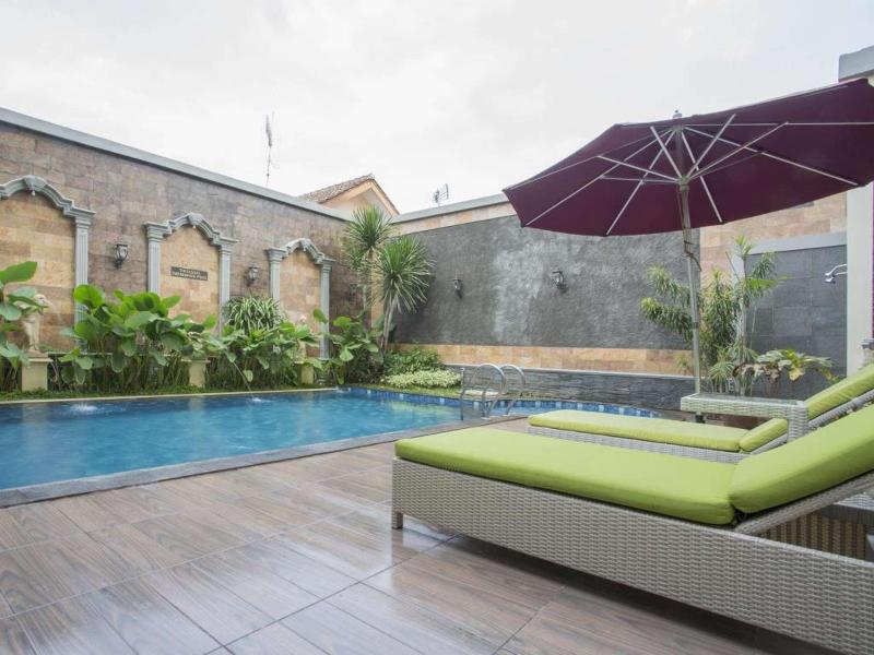 Prima In Hotel Malioboro - Plaj