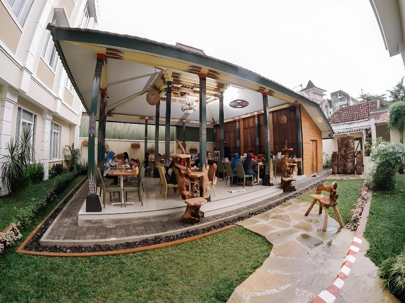 Summer Season - Restoran