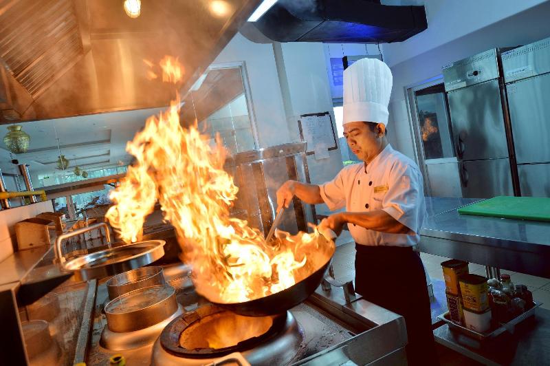 The Atrium Hotel and Resort Yogyakarta - Restoran