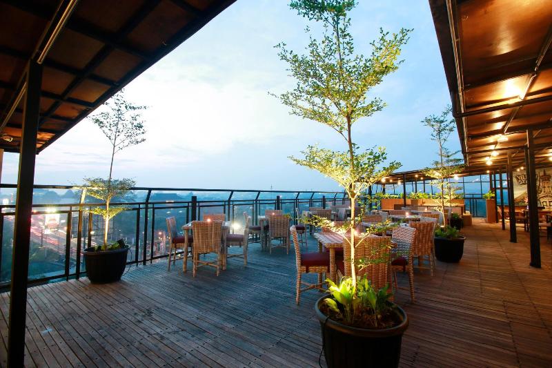 Yellow Star Ambarukmo Hotel - Genel