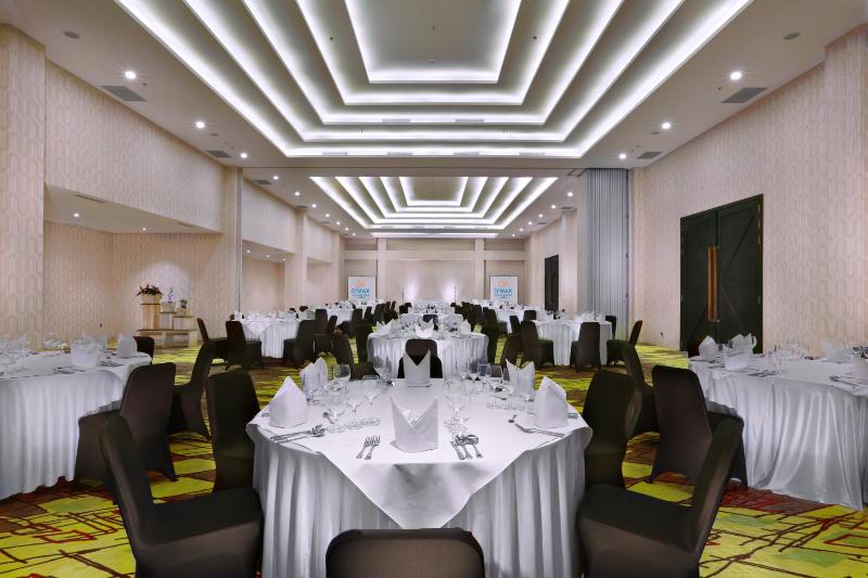 D'MAX Hotel & Convention Lombok - Genel