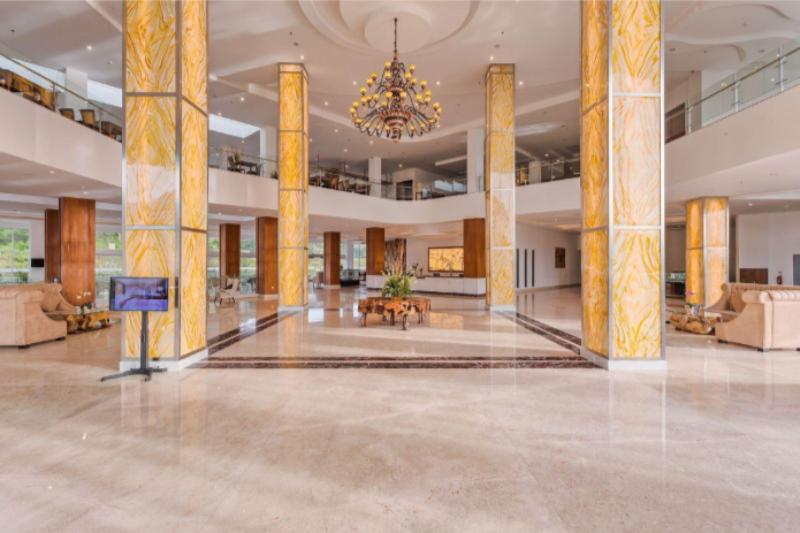 Le Eminence Hotel Convention & Resort - Lobi