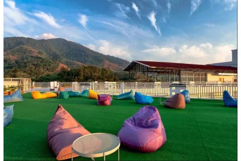 Le Eminence Hotel Convention & Resort - Teras