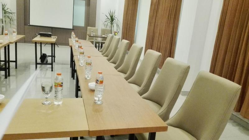 Midtown Xpress Sampit - Toplantı