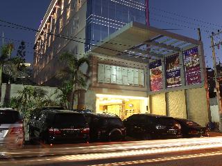 LA’RIZ Wthree Lagaligo Makassar otel fotoğrafı
