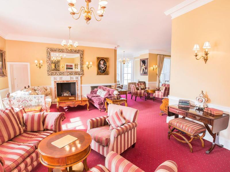 Carberry Tower Mansion House And Estate - Lobi