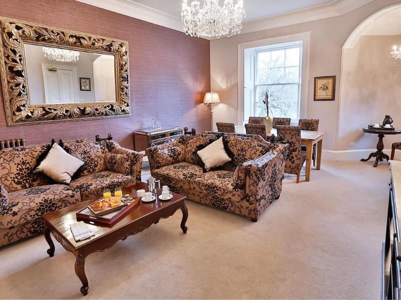 Carberry Tower Mansion House And Estate - Oda