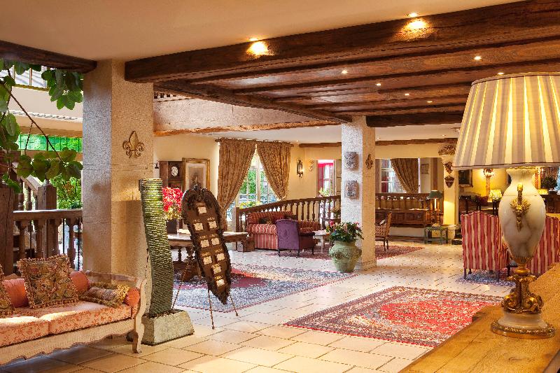 Le Manoir De Gressy - Lobi