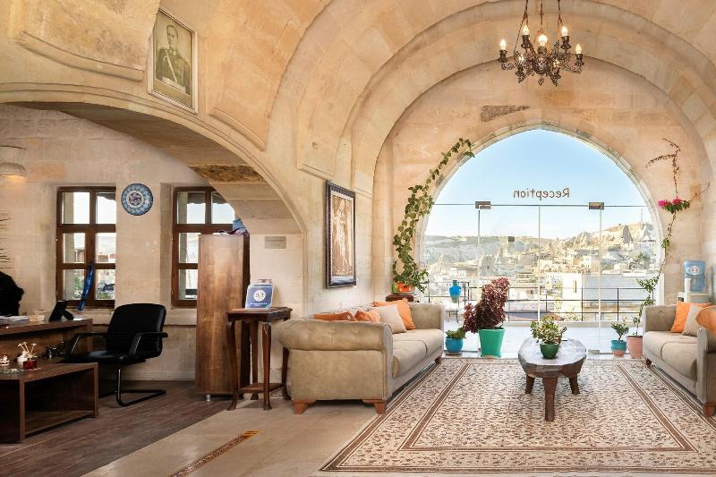 Doors Of Cappadocia - Lobi