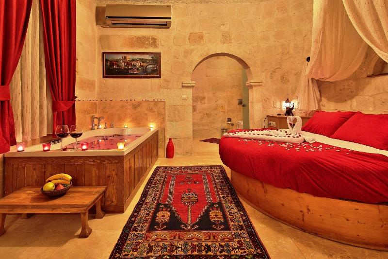 Doors Of Cappadocia - Lobi