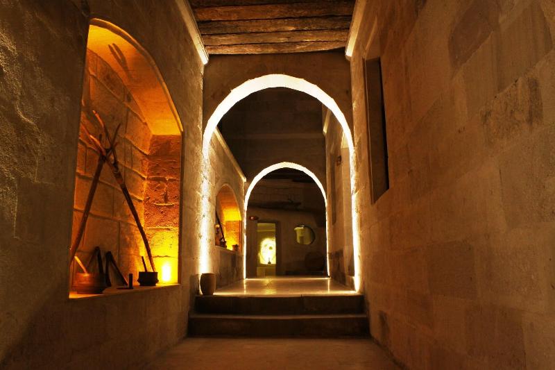 Doors Of Cappadocia - Lobi