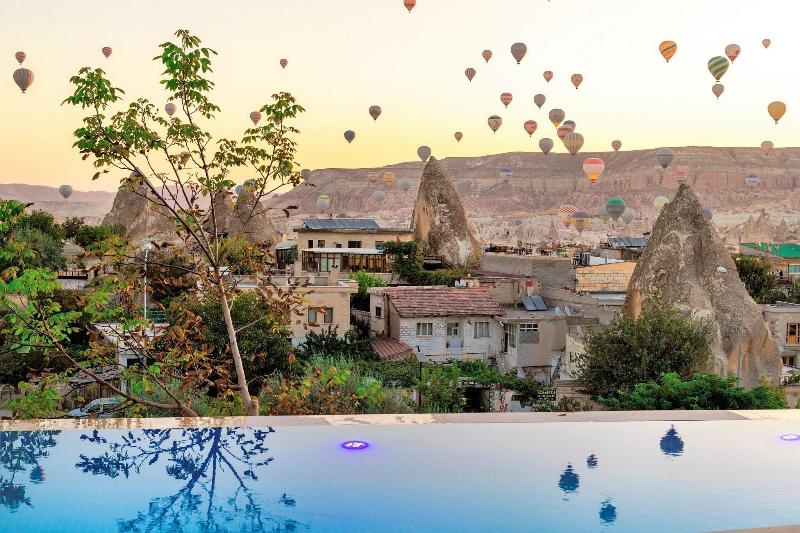 Doors Of Cappadocia - Havuz