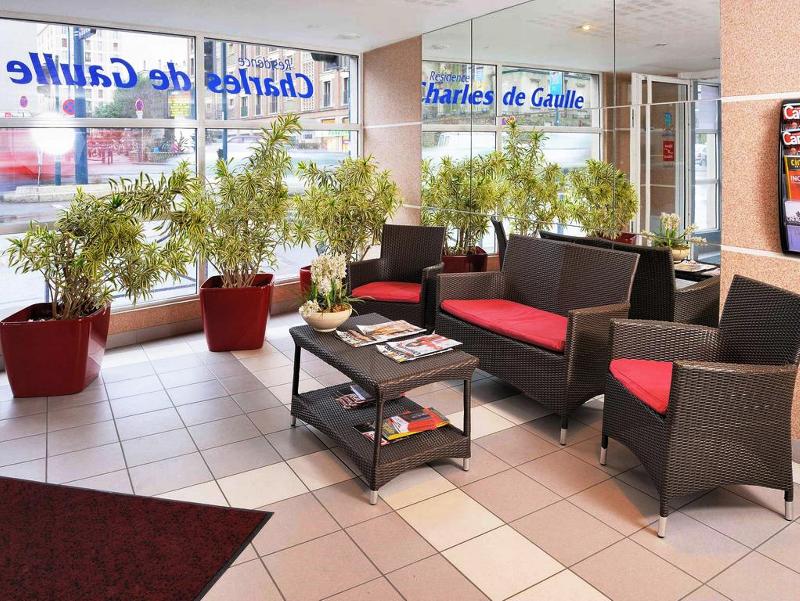 Sejours & Affaires Pantin - Lobi