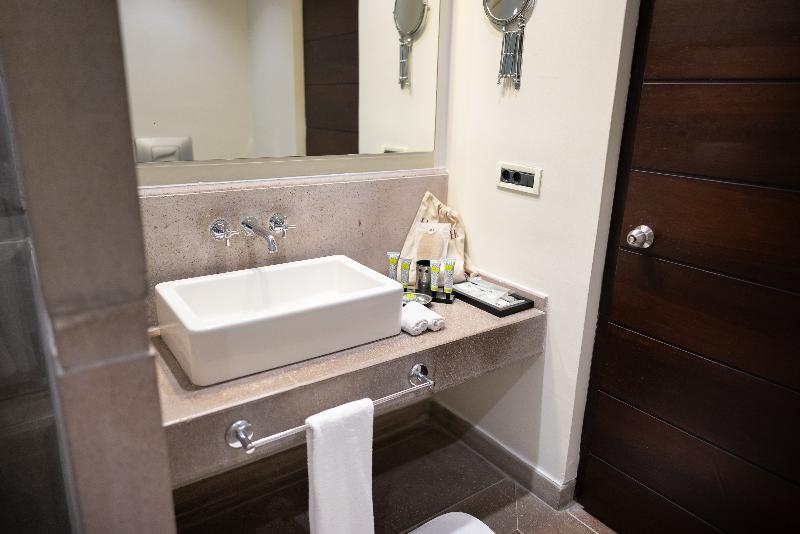 No 81 Hotel - Oda