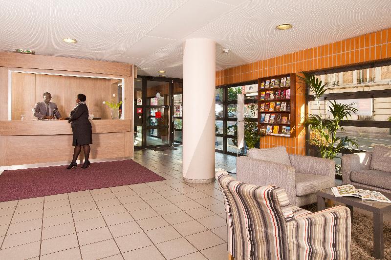 Sejours & Affaires Montreuil - Lobi