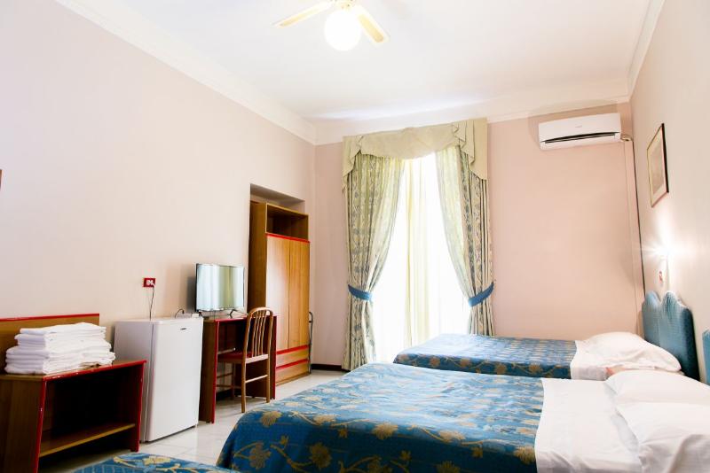 Hotel Altavilla 9 - Oda