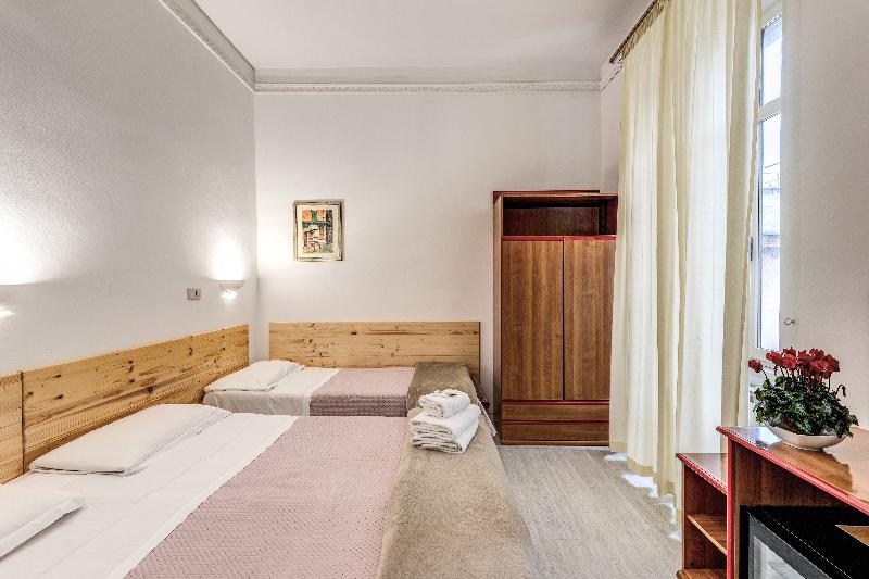 Hotel Altavilla 9 - Oda