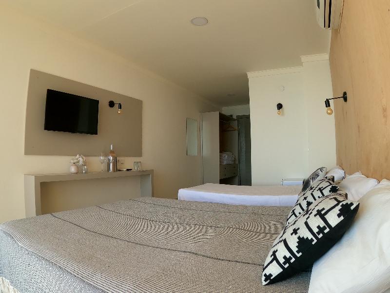 Sun Hotel By En Vie Beach - Oda