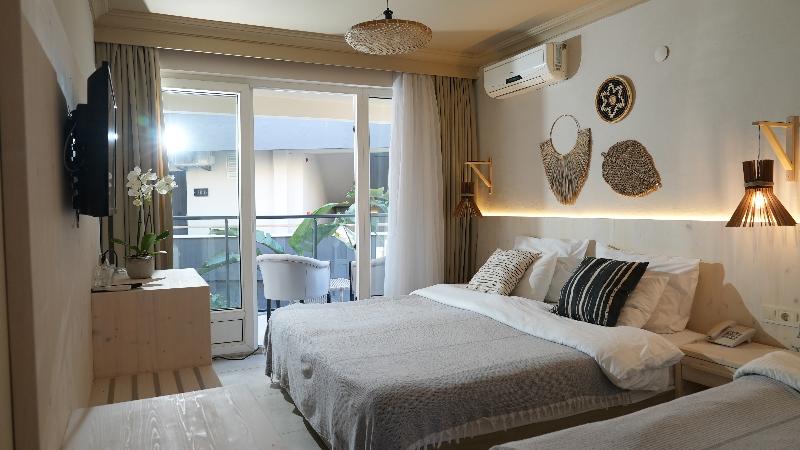 Sun Hotel By En Vie Beach - Oda