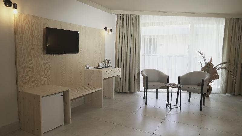 Sun Hotel By En Vie Beach - Oda