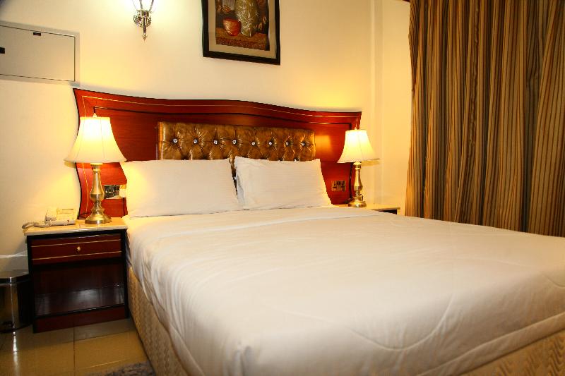 Saffron Hotel LLC - Oda